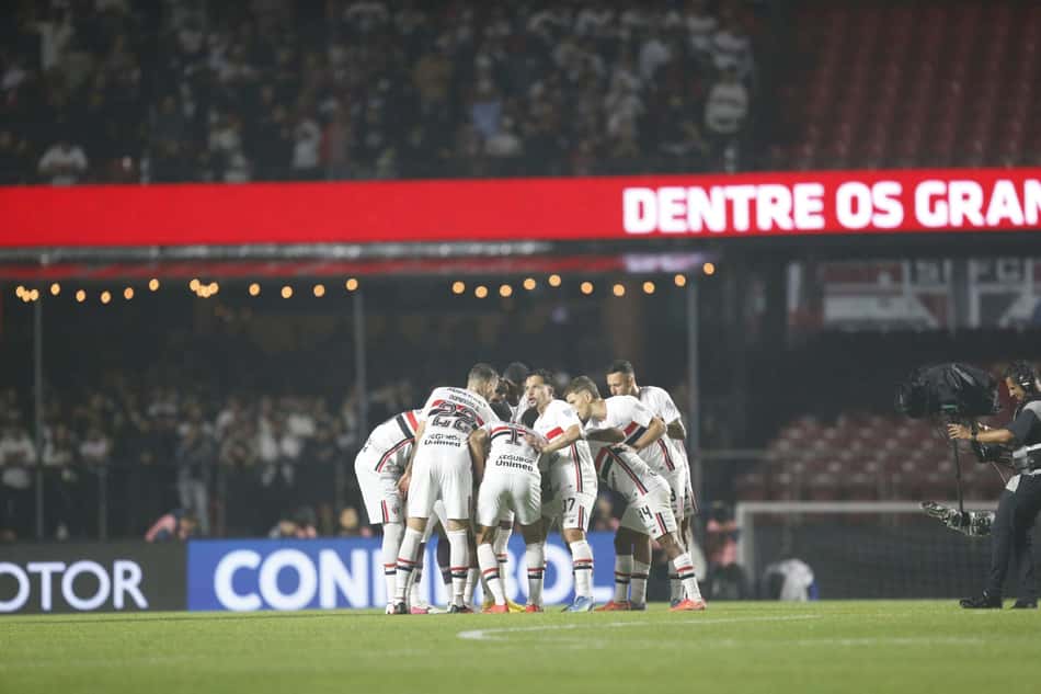 Escalação do São Paulo conta com retorno de Calleri contra o Inter (Foto: Rubens Chiri e Paulo Pinto/Saopaulofc.net)