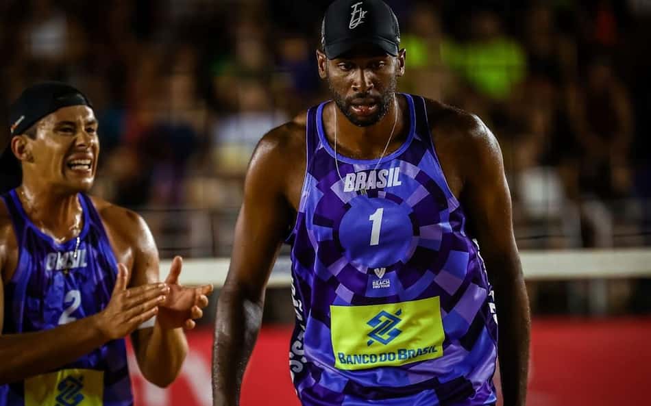 Evandro e Arthur Lanci no Elite 16 de João Pessoa (Foto: Volleyball World)