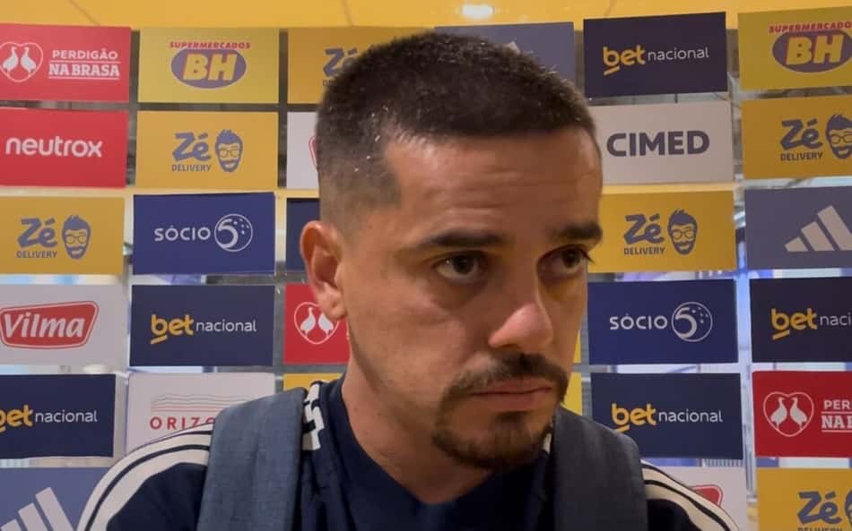 Fagner na zoa mista após vitória do Cruzeiro contra o Athletico