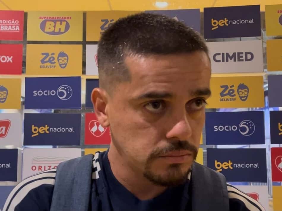 Fagner na zoa mista após vitória do Cruzeiro contra o Athletico