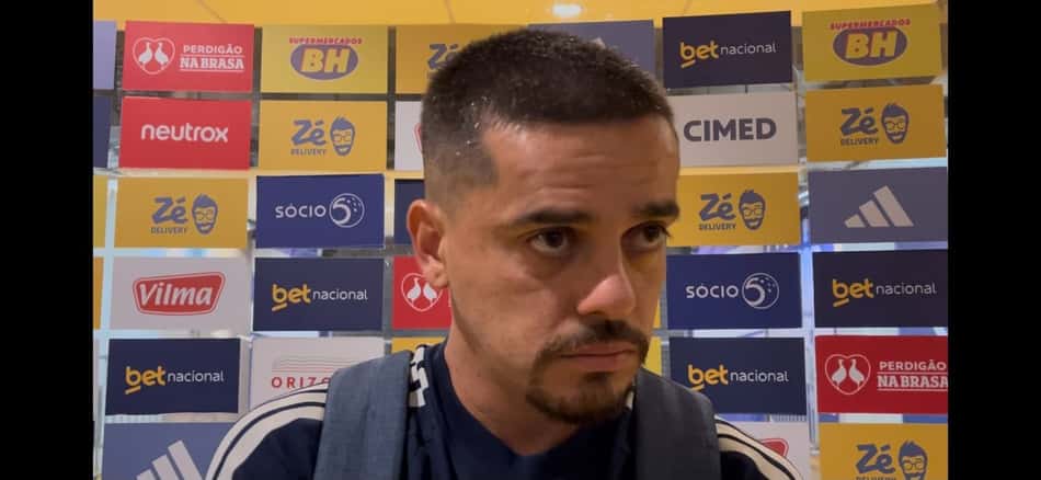 Fagner na zoa mista após vitória do Cruzeiro contra o Athletico