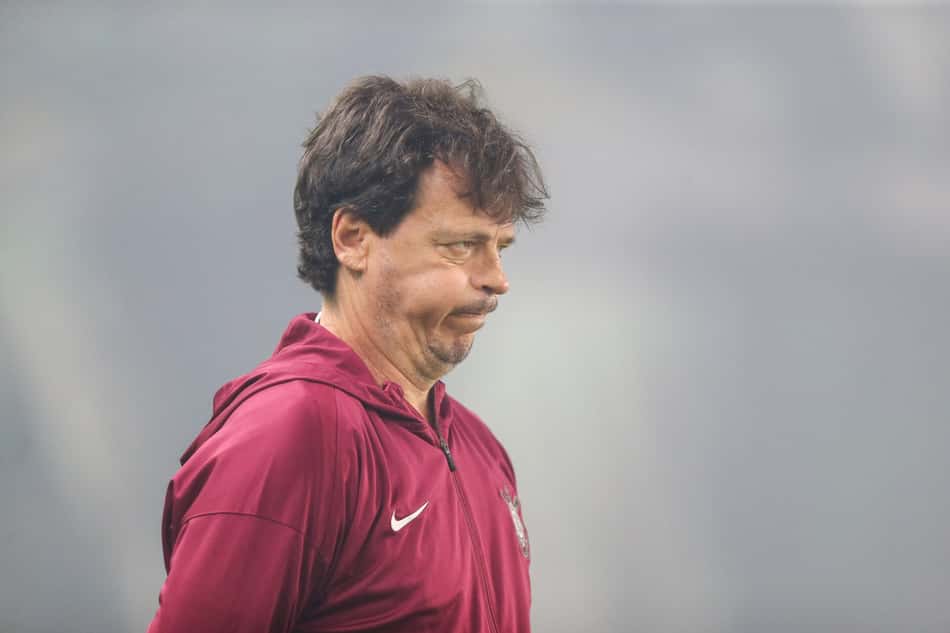 Fernando Diniz em partida pelo Corinthians