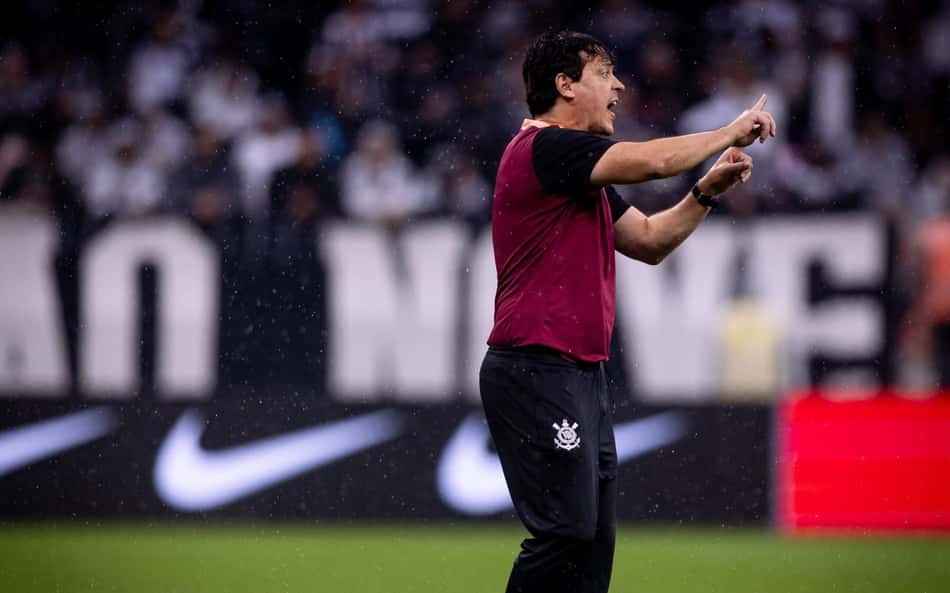 Fernando Diniz em partida do Corinthians