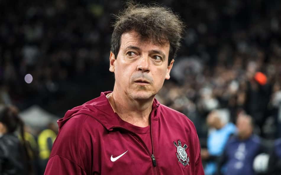 Fernando Diniz durante Corinthians x Estudiantes