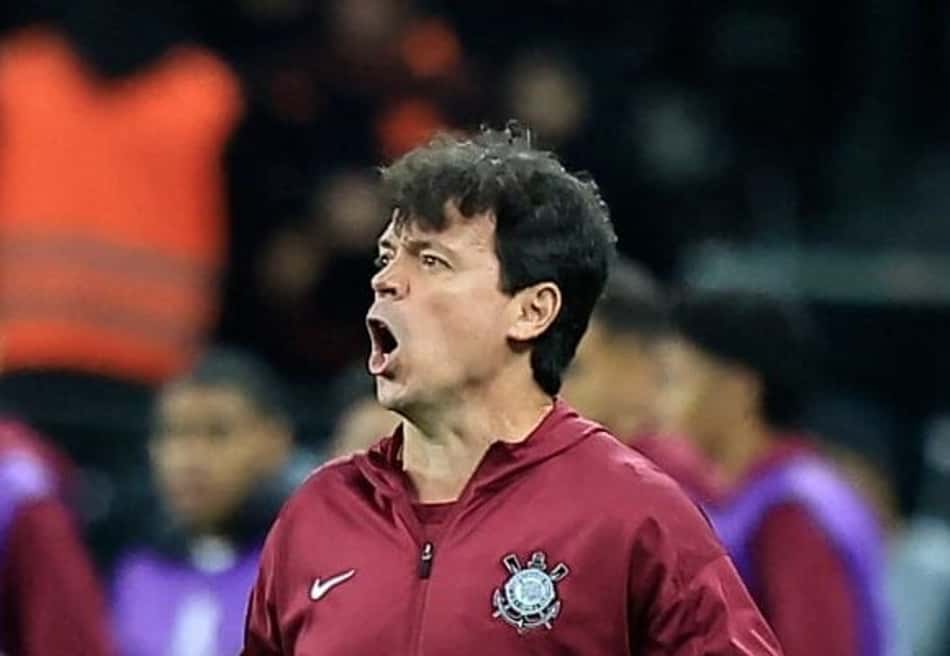 Fernando Diniz na eliminação do Corinthians para o Estudiantes