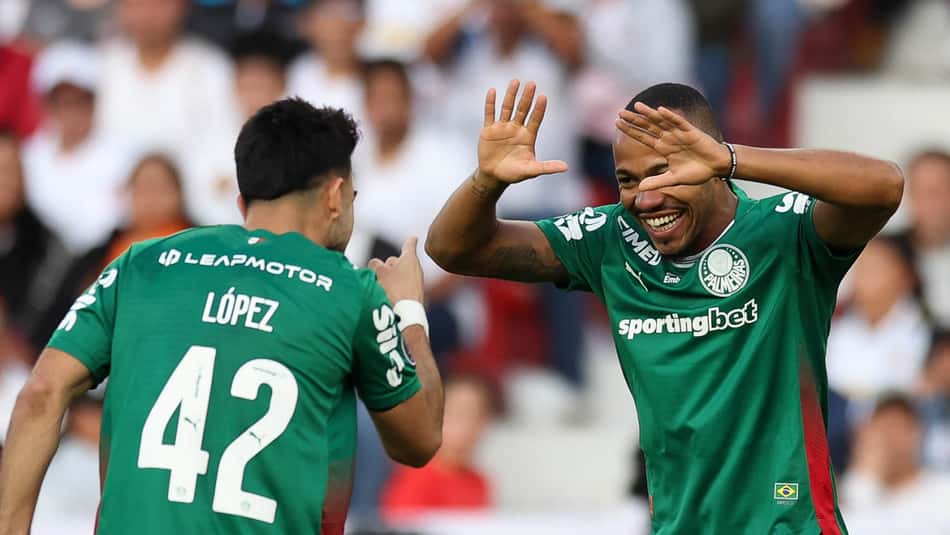 Flaco López e Marlon Freitas na vitória do Palmeiras sobre a LDU