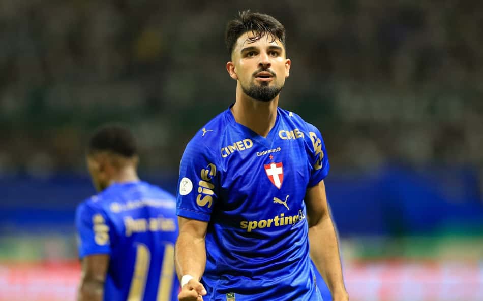 Flaco López em ação no duelo entre Palmeiras e Santos