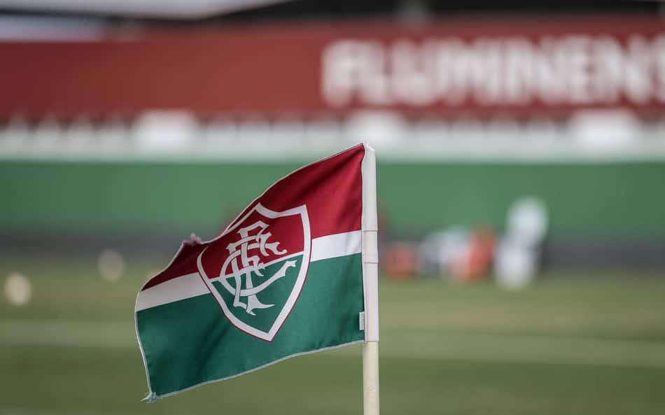 Bandeirinha do Fluminense no CT Carlos Castilho
