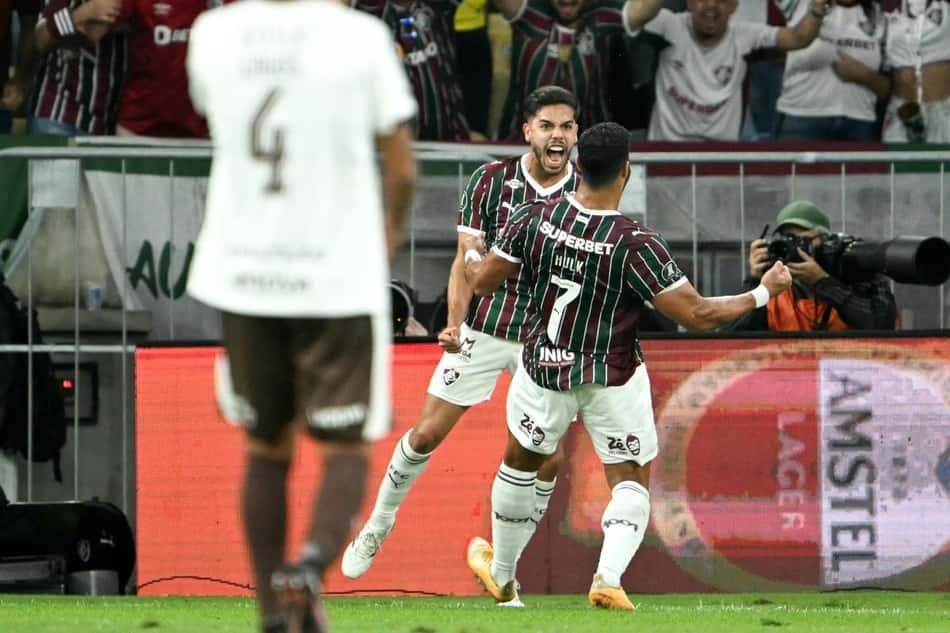 Jogadores do FLuminense comemorando