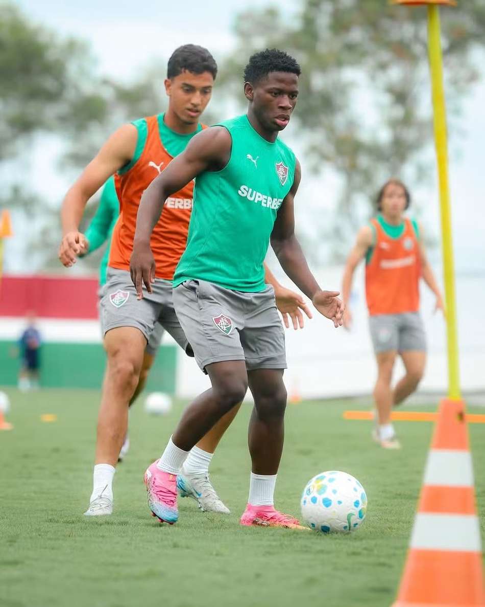 Madiba durante treino do Fluminense
