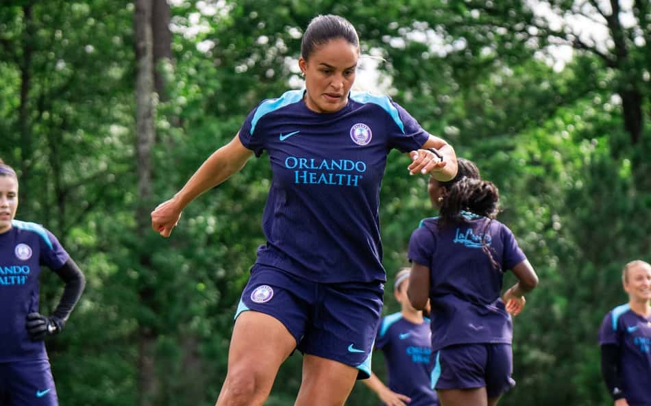 Gabi Nunes em treino do Orlando Pride