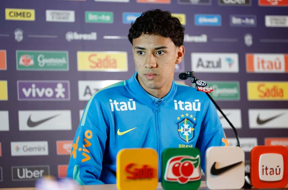Gabriel Bontempo durante coletiva de imprensa da Seleção Brasileira 