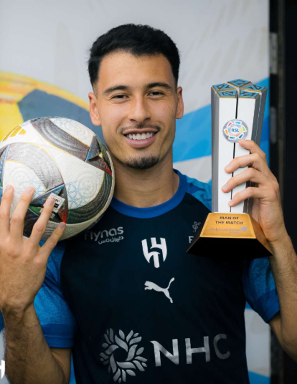 Gabriel Martinelli marca hat-trick pelo Al-Hilal