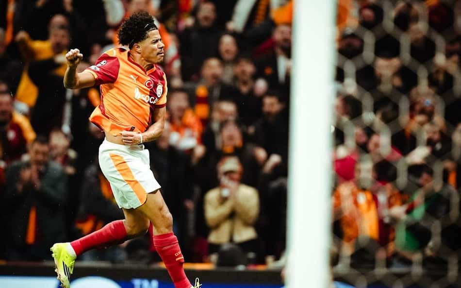 Gabriel Sara em ação pelo Galatasaray na champions