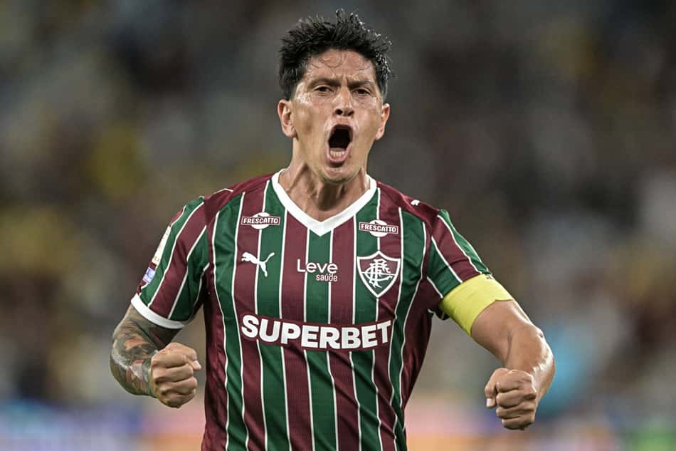 German Cano comemora gol pelo Fluminense