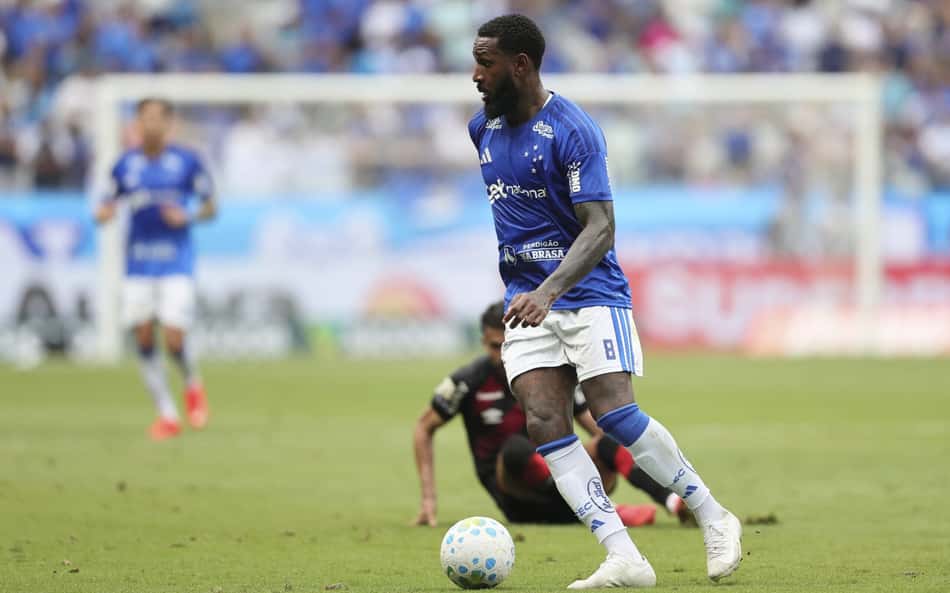 Gerson contra o Athletico-PR