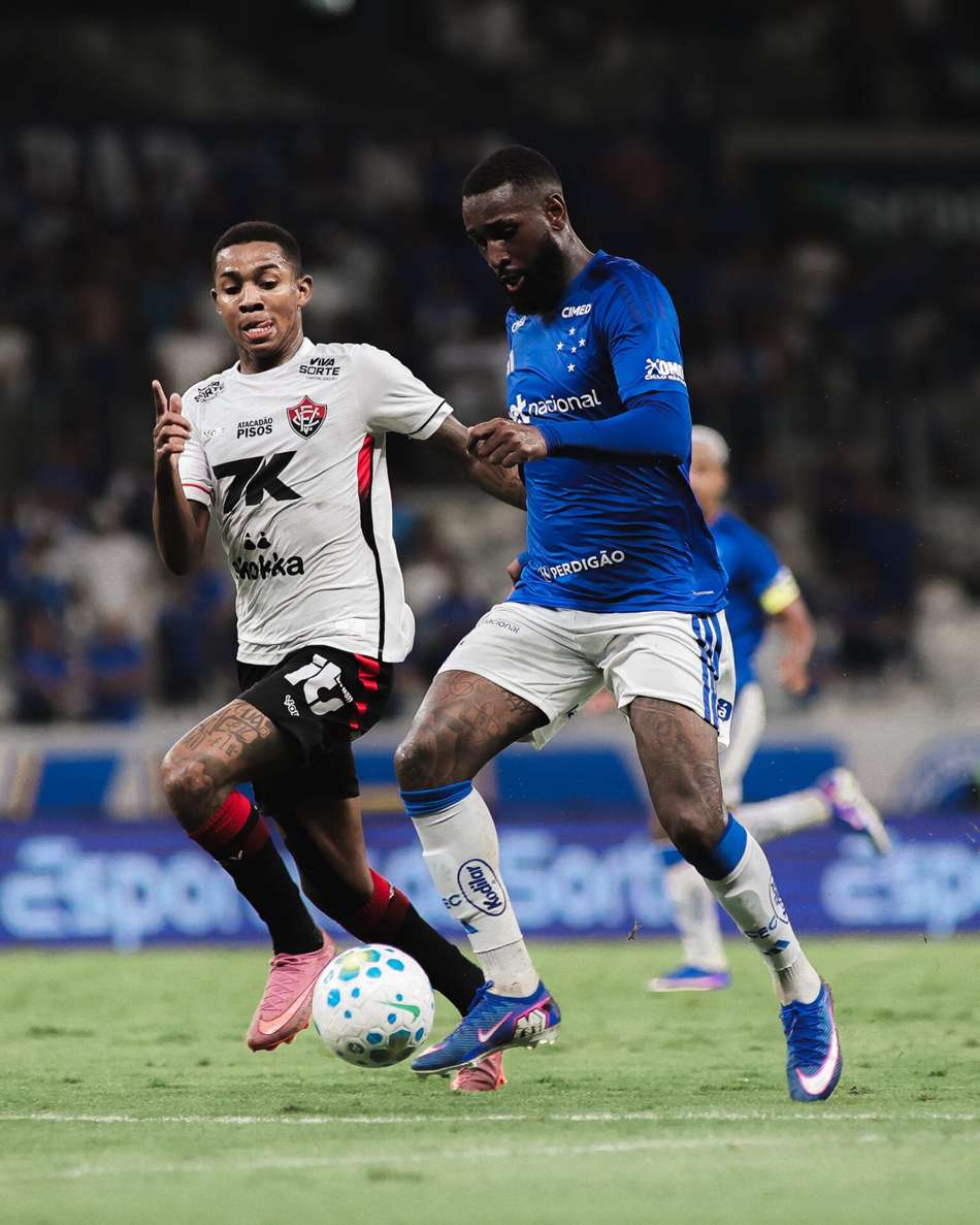 Gerson contra o Vitória
