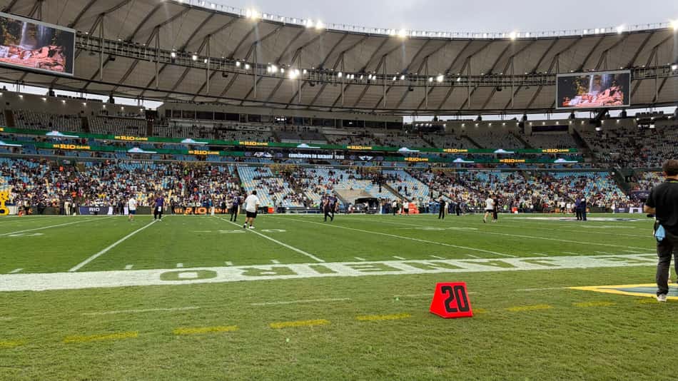 Gramado do Maracanã no jogo da NFL Rio (Foto: Joanna Colaço/Lance!)