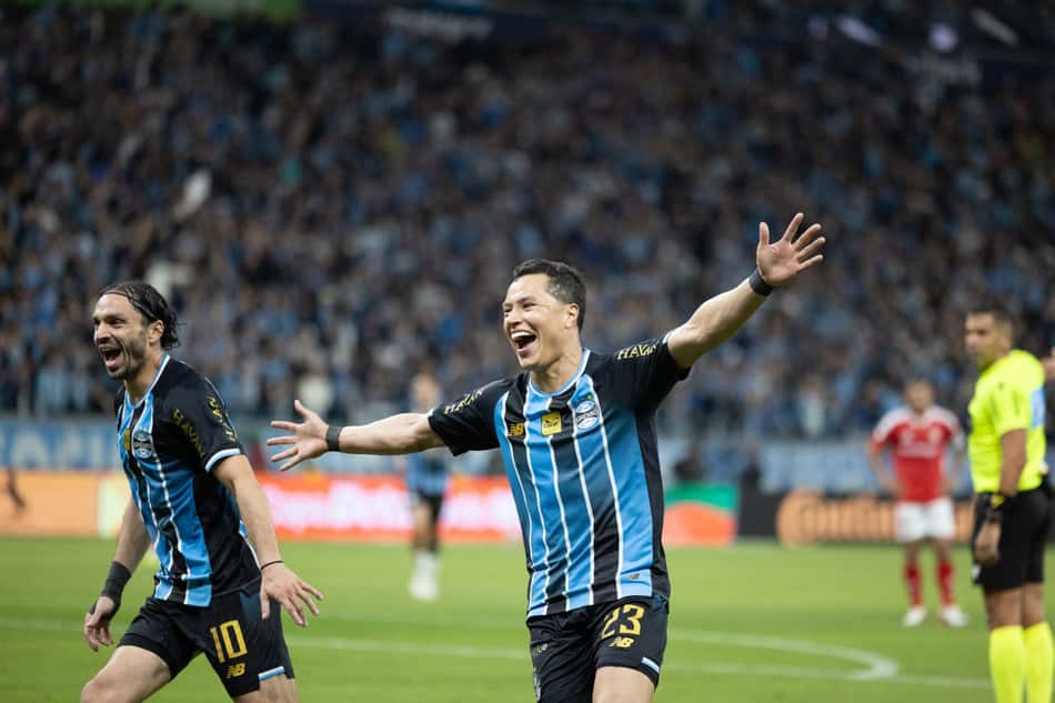 Grêmio bateu o Internacional por 3 a 1, na Arena, e se classificou ás semifinais da Copa do Brasil