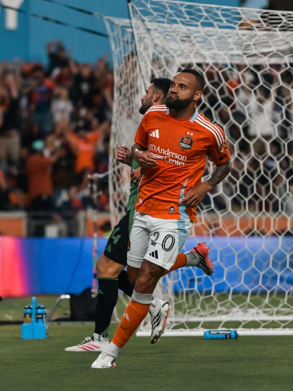 Guilherme Amado em ação pelo Houston Dynamo, na MLS