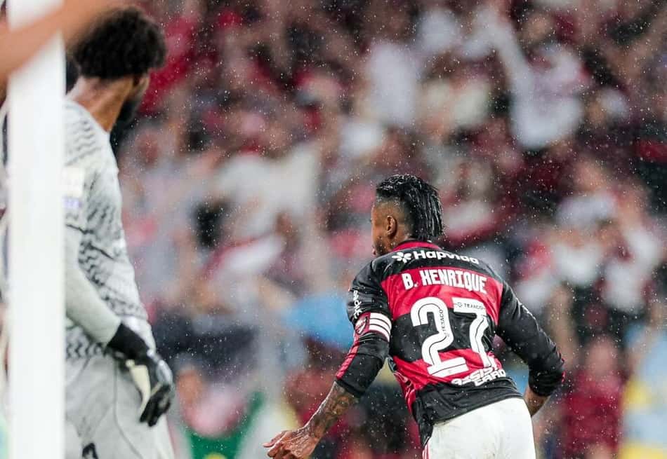 Time rubro-negro mantém alerta, apesar de números de líder