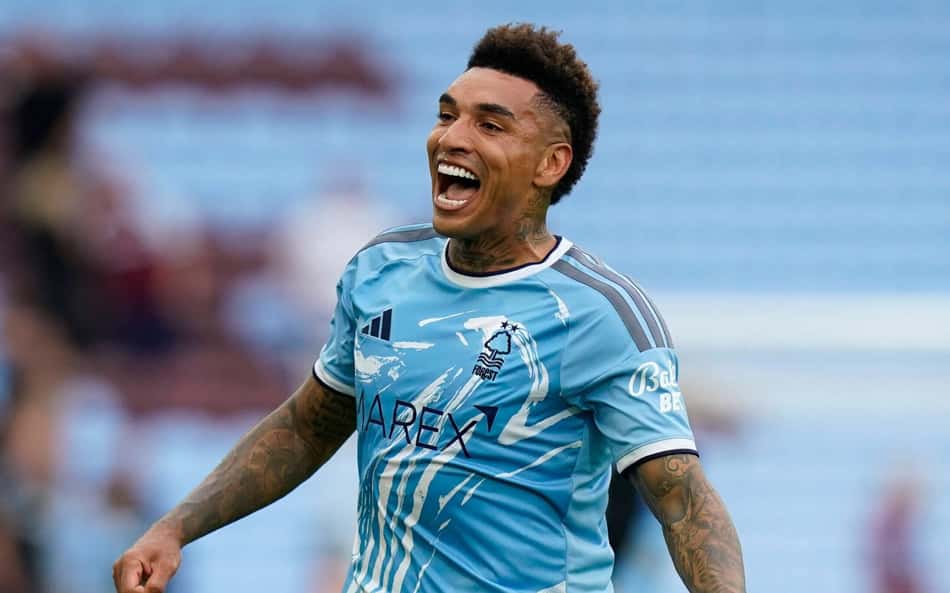 Igor Jesus em ação pelo Nottingham Forest