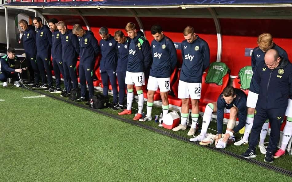 Jogadores da Irlanda ficaram de cabeça baixa durante o hino de Israel em jogo da Liga das Nações