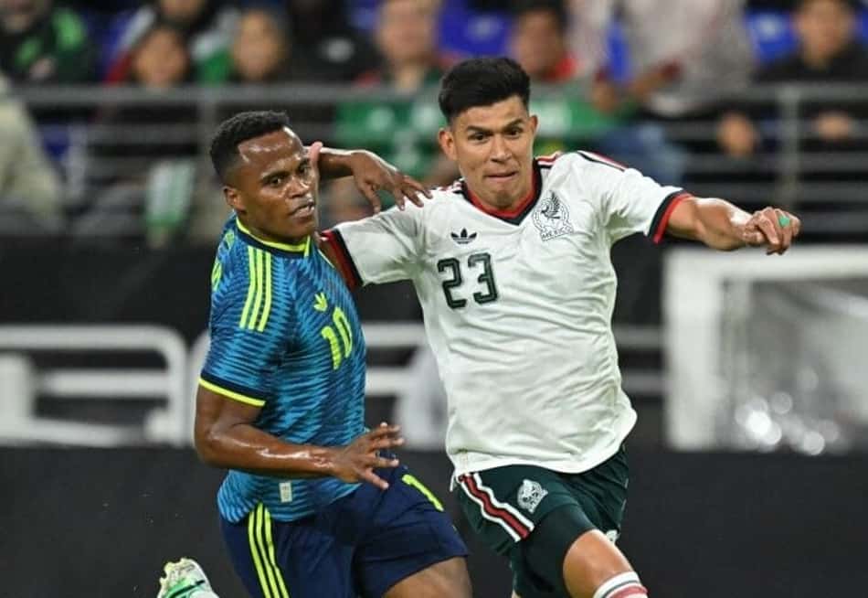 Jhon Arias em ação durante México e Colômbia, pelo amistoso internacional