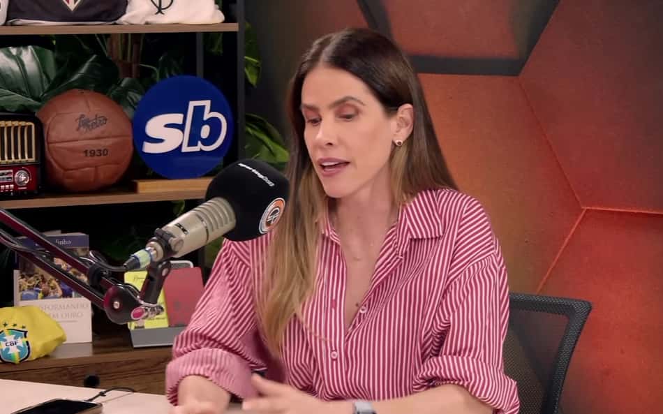 Joanna de Assis durante o programa do 'Charla Podcast'