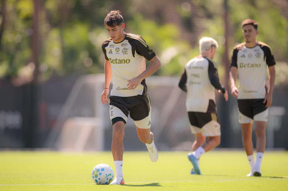 Joaquín Freitas durante treino do Flamengo