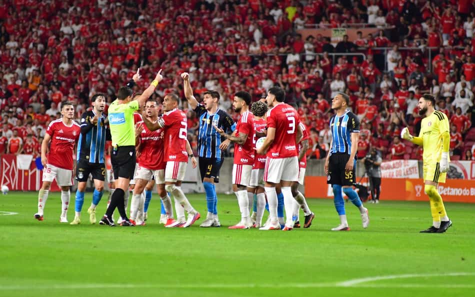 Alan Patrick trava duelo no Gre-Nal e pode superar D'Alessandro