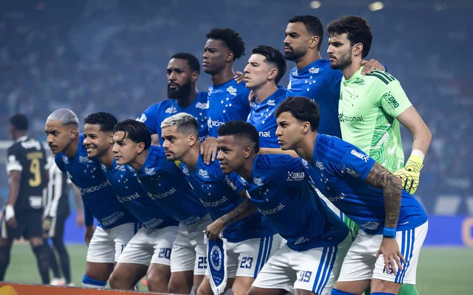 Jogadores do Cruzeiro perfilados
