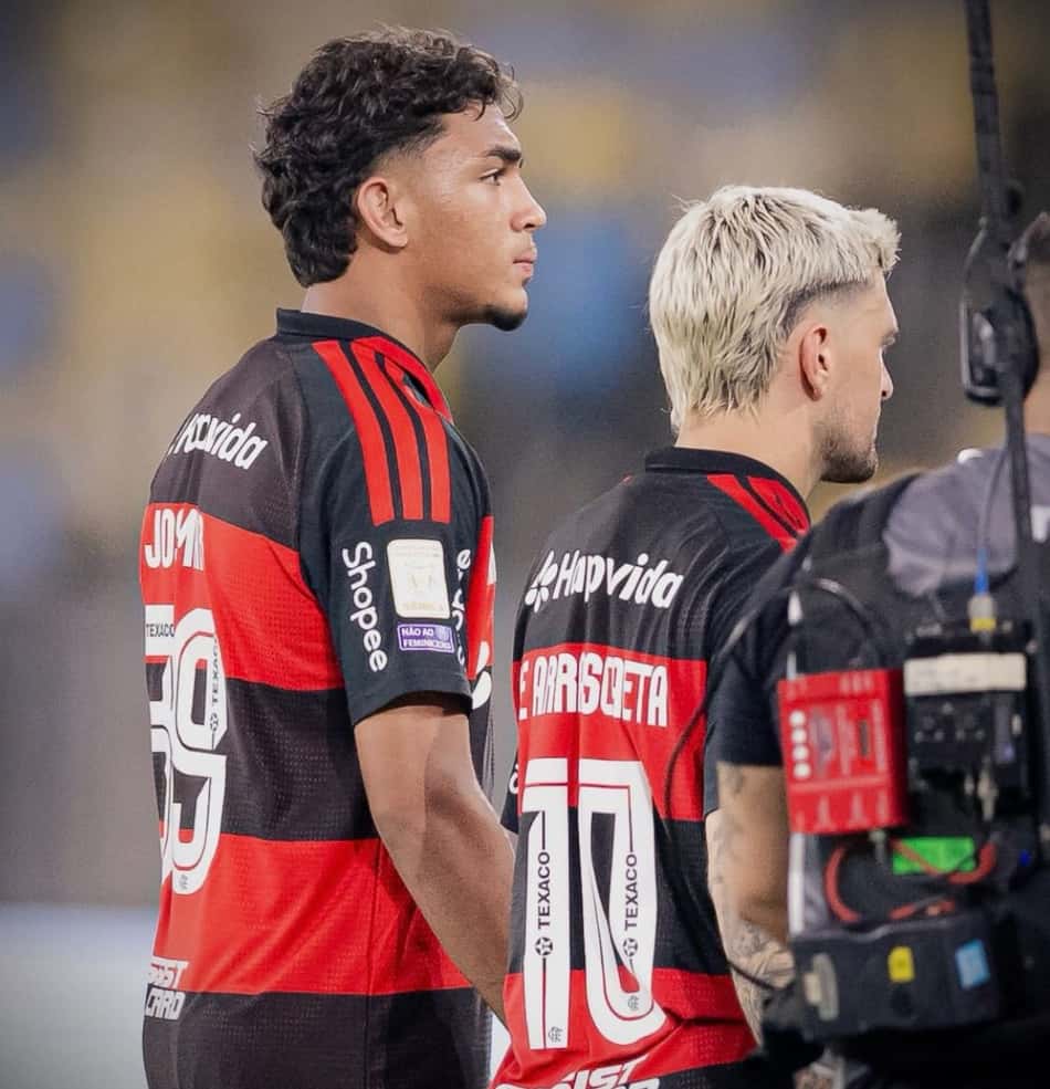 Josmar e Arrascaeta em Flamengo x Botafogo