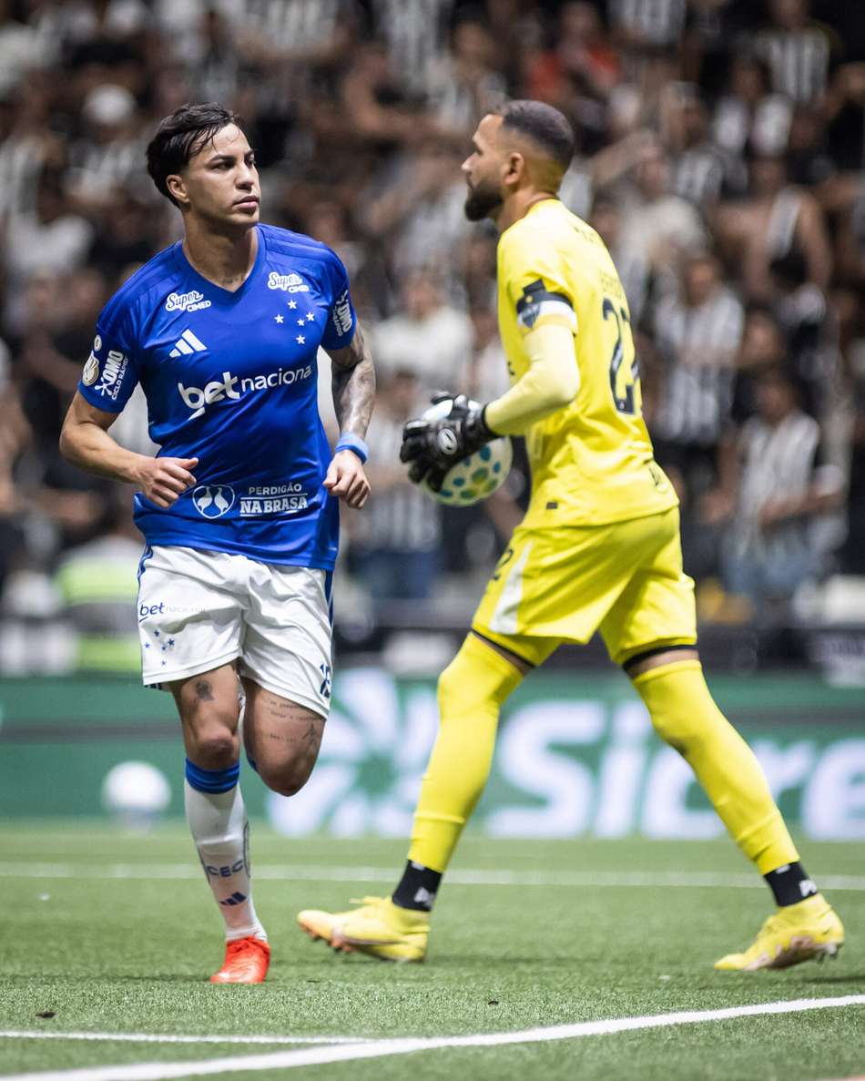 Kaio Jorge comemora gol 