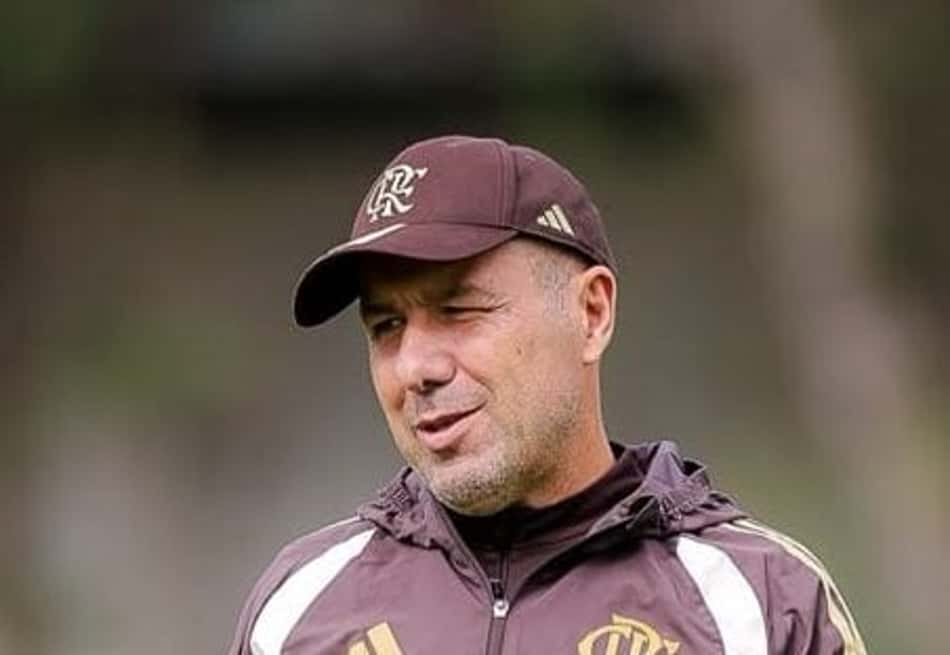 Leonardo Jardim durante treinamento do Flamengo, nesta quarta-feira (9)