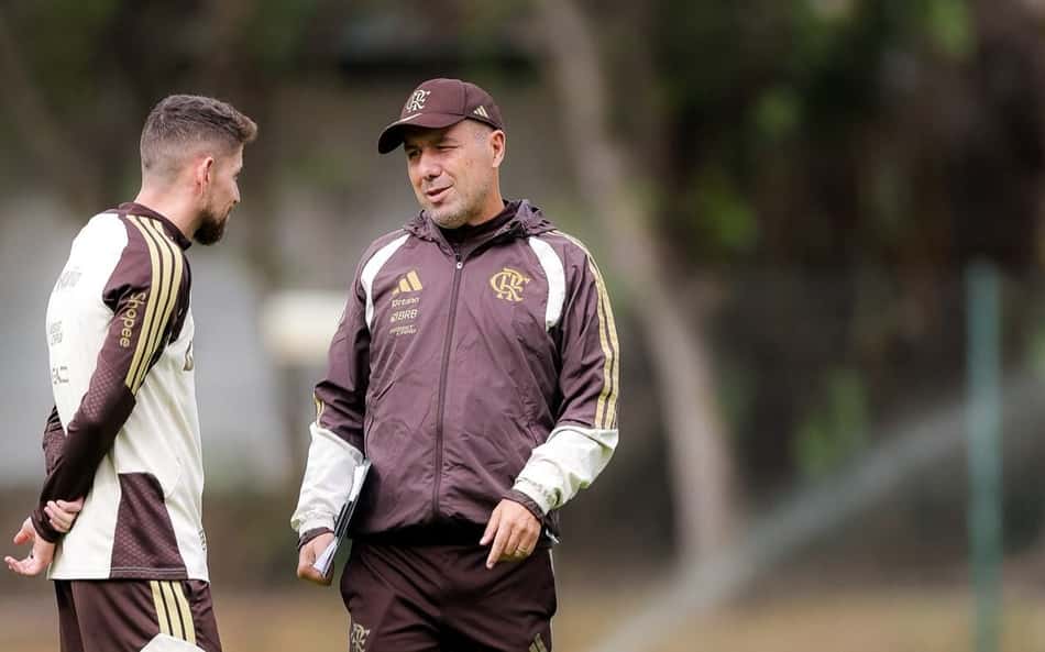 Leonardo Jardim durante treinamento do Flamengo, nesta quarta-feira (9)