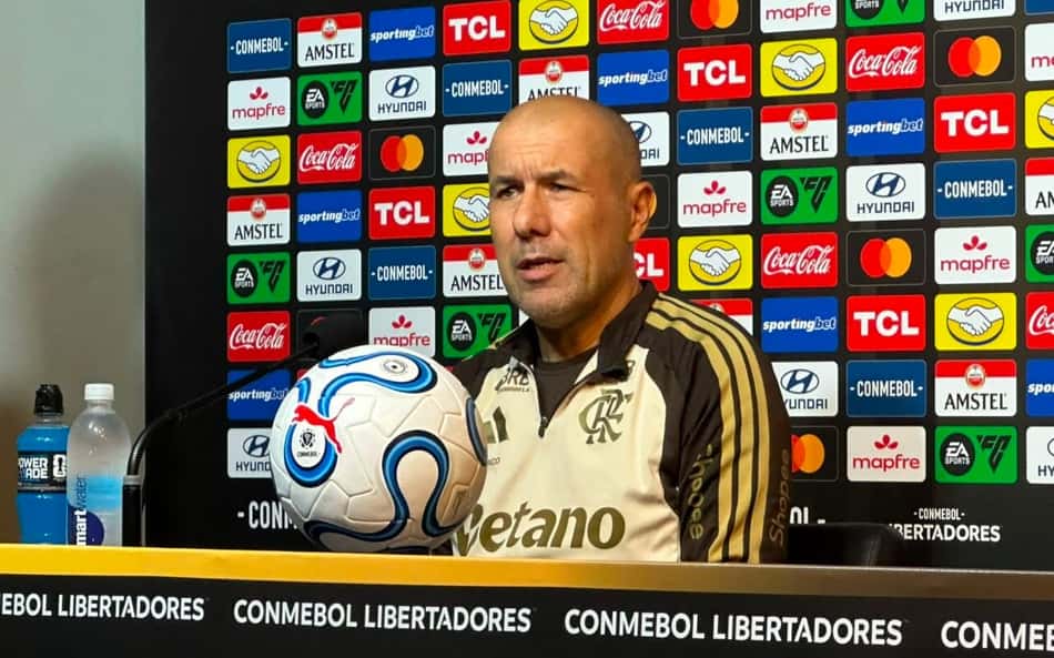 Leonardo Jardim concede entrevista coletiva pelo Flamengo