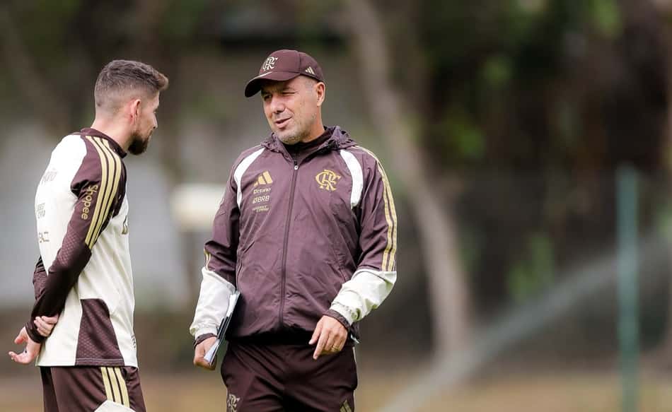 Leonardo Jardim durante treinamento do Flamengo, nesta quarta-feira (9)