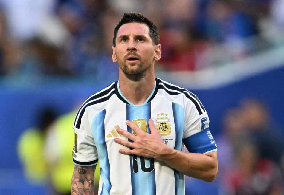 Messi pode assumir liderança na artilharia durante confronto decisivo (Foto: Roberto Schmidt/AFP)