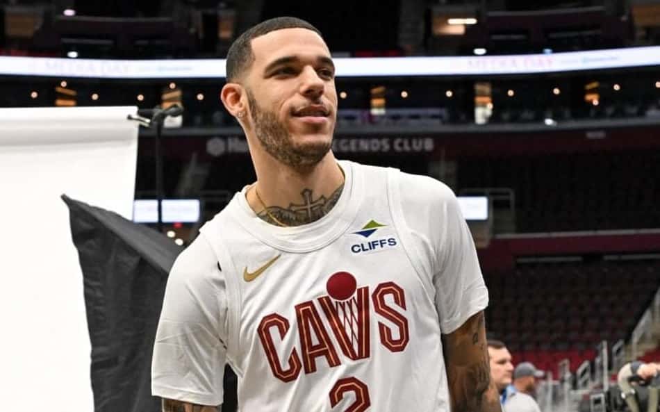 Lonzo Ball, em ação, pelo Cavaliers na NBA