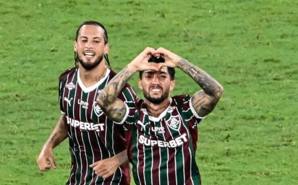 Lucho Acosta celebra goll marcado contra o Vasco