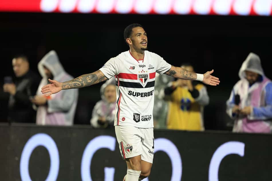 Luciano comemora o gol da vitória do São Paulo sobre o Atético-MG