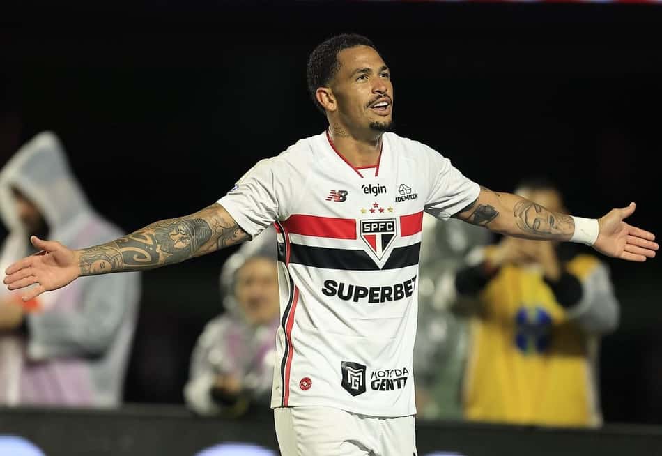 Luciano comemora o gol da vitória do São Paulo sobre o Atético-MG