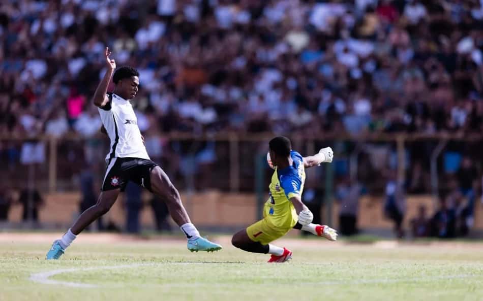 Favela comemora gol pelo Corinthians