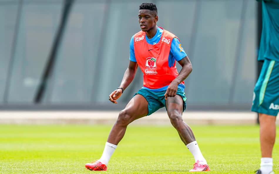 Luiz Henrique em treino da Seleção Brasileira durante a Copa do Mundo de 2026