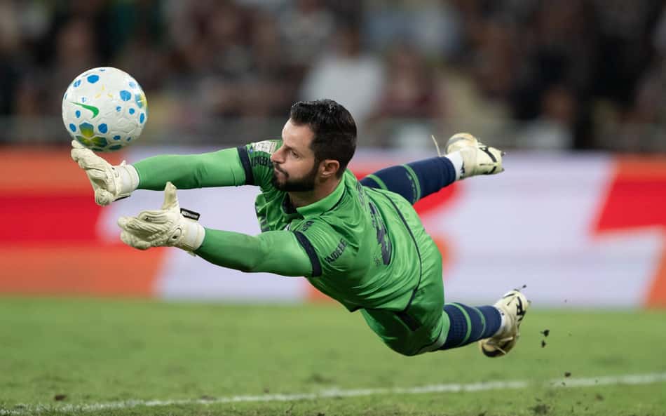Marcelo Rangel, do Remo, fazendo defesa