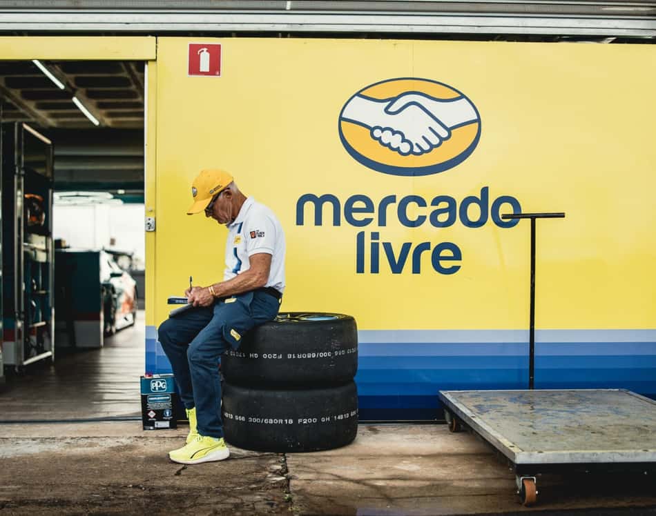 O mestre Andreas Mattheis já traçando as estratégias dos três carros a Mercado Livre Racing em Brasília