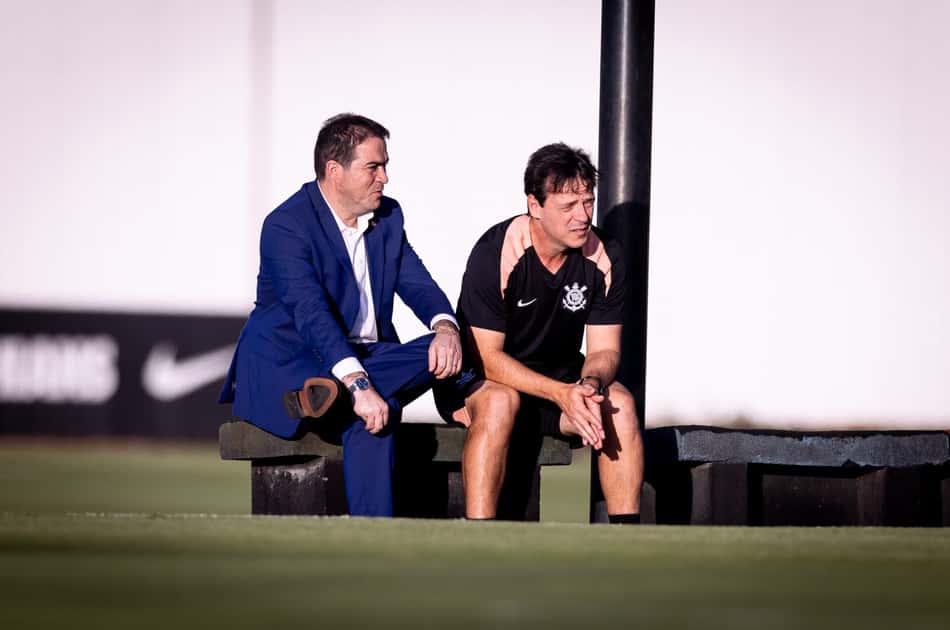 Marcelo Paz e o técnico Fernando Diniz durante treino no Corinthians