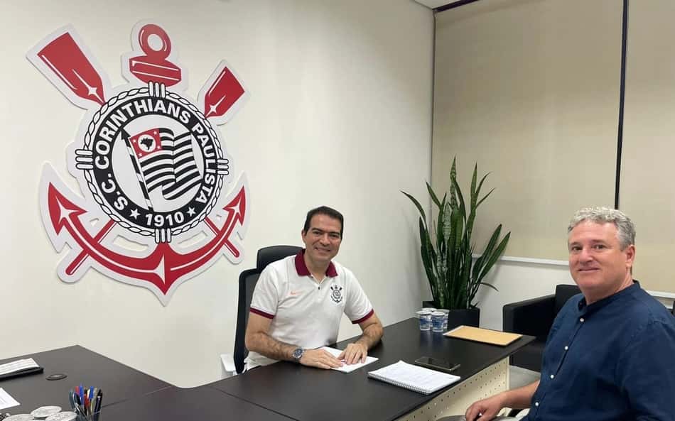 Marcelo Paz, executivo de futebol do Corinthians, e Erasmo Damiani
