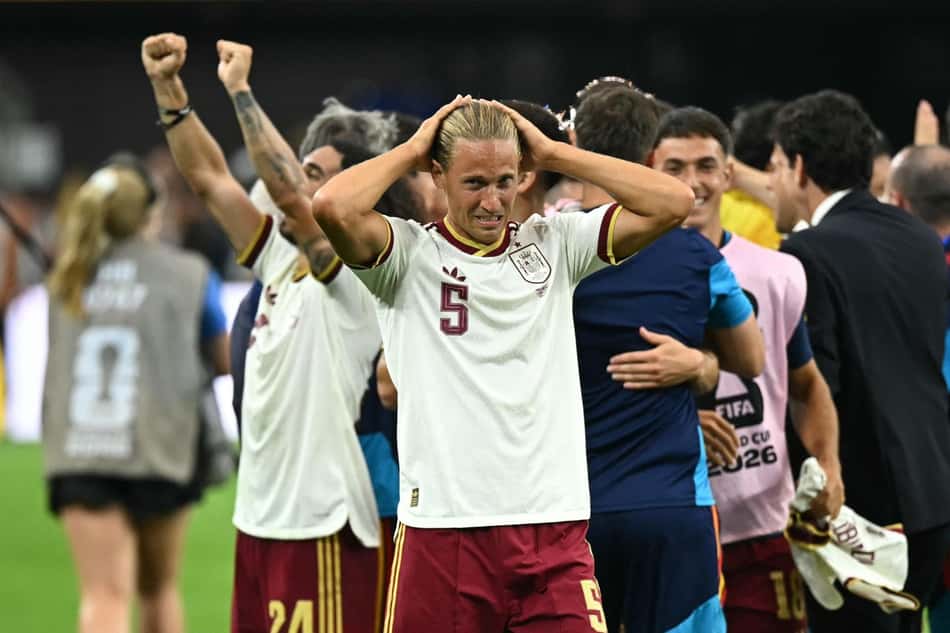 Marcos Llorente põe as mãos na cabeça após jogo da Espanha na Copa do Mundo